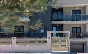Anais Apartments